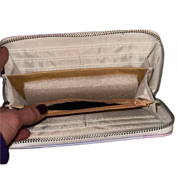 NWOT Unicorn zip around  wallet - Picture 7 of 8